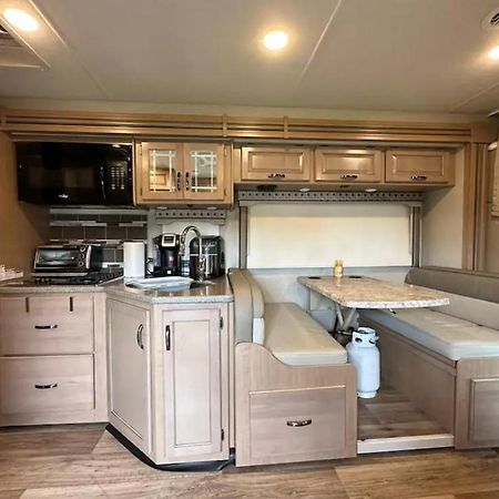 Private Cozy R/V , For Your Enjoyment Tamiami المظهر الخارجي الصورة