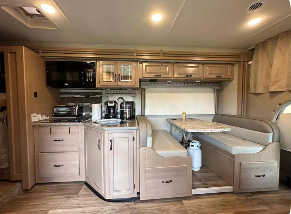 Private Cozy R/V , For Your Enjoyment Tamiami المظهر الخارجي الصورة